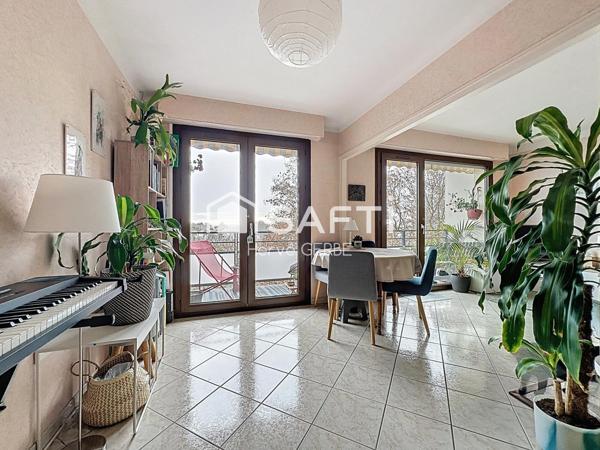 Beau T3/T4 lumineux avec balcon, cave et box fermé