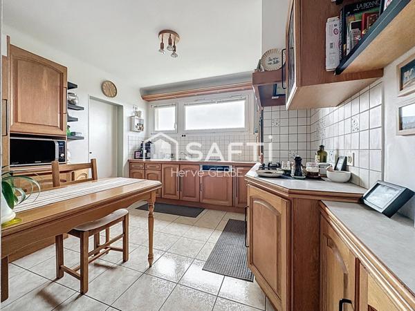 Beau T3/T4 lumineux avec balcon, cave et box fermé