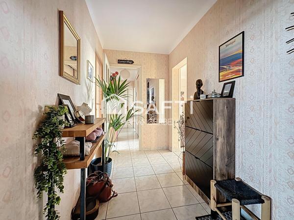 Beau T3/T4 lumineux avec balcon, cave et box fermé