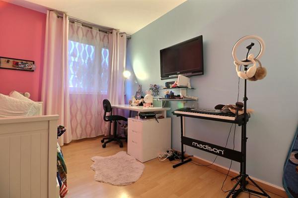 Appartement Taverny 4 pièce(s) 84.61 m2 + cave + Place de parking