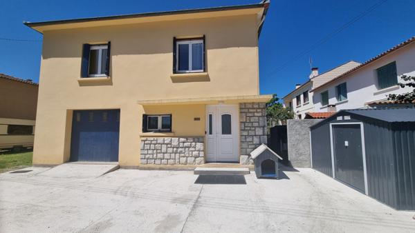 A VENDRE MAISON SANS TRAVAUX 7 CHAMBRES / JARDIN / ATELIER