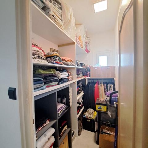 A VENDRE MAISON SANS TRAVAUX 7 CHAMBRES / JARDIN / ATELIER