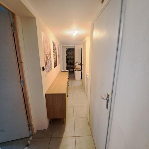 A VENDRE MAISON SANS TRAVAUX 7 CHAMBRES / JARDIN / ATELIER