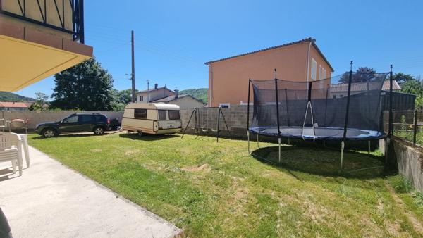 A VENDRE MAISON SANS TRAVAUX 7 CHAMBRES / JARDIN / ATELIER