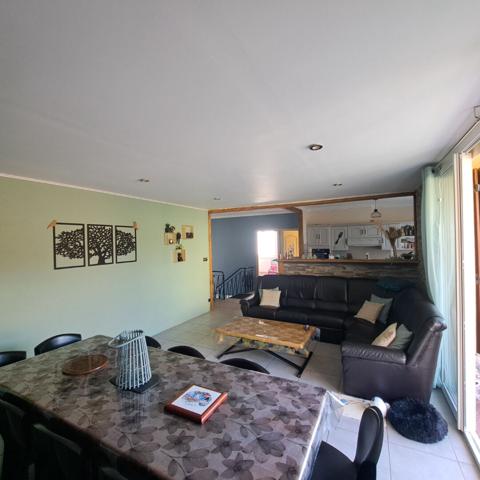 A VENDRE MAISON SANS TRAVAUX 7 CHAMBRES / JARDIN / ATELIER