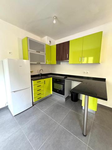 Studio récent (2007) de 28m2 + Pkg!!!