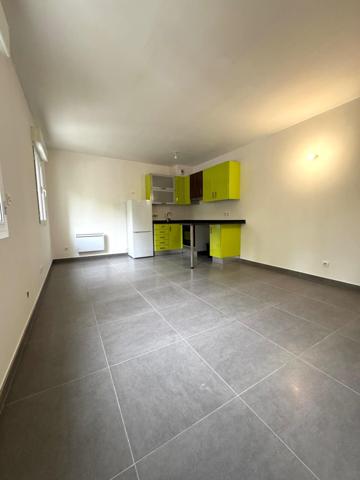 Studio récent (2007) de 28m2 + Pkg!!!