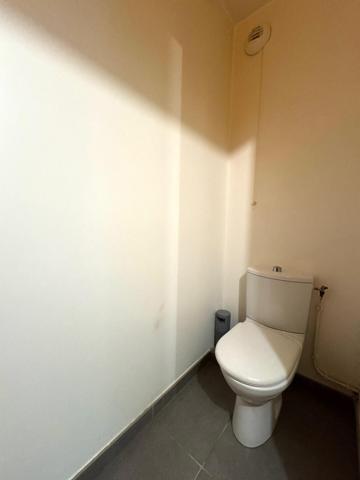 Studio récent (2007) de 28m2 + Pkg!!!