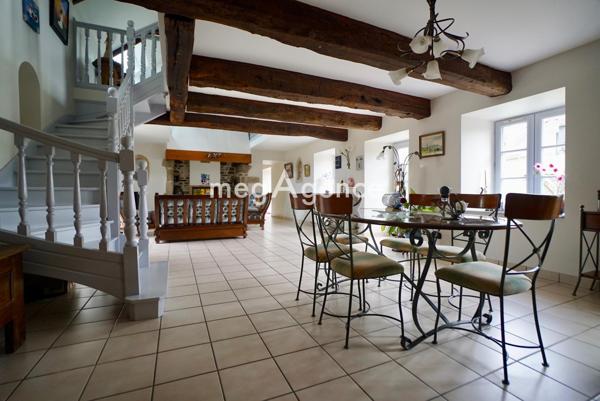 Maison à QUIMPERLE, 29300 - 6 pièces 216m²