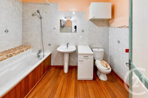 Immeuble à vendre  650 m2 AVOUDREY - 25