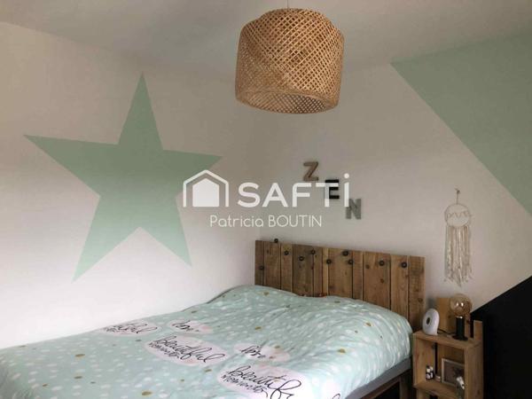 BEAU PAVILLON DE 5 CHAMBRES ET GARAGE + JARDIN ET PISCINE A FORS