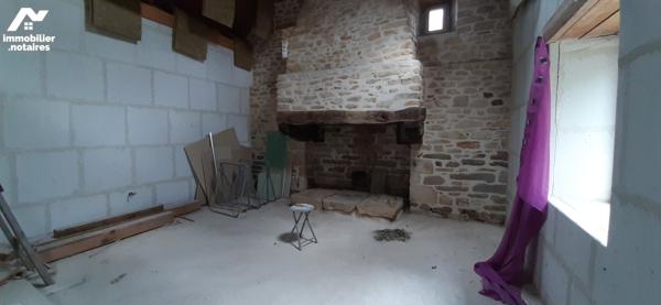 Maison de type longère en cours de rénovation
Superficie 110 m² avec jardin et hangar