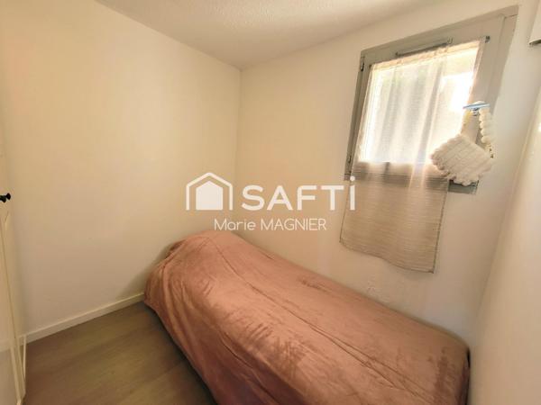 RARE SUR LE SECTEUR DUPLEX T2 CABINE de 24m2 avec véranda /terrasse et parking privatif, dans une résidence sécurisée avec piscine - proche centre ville et commerces COGOLIN