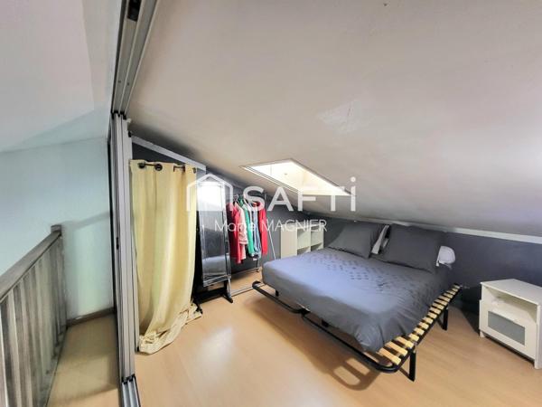 RARE SUR LE SECTEUR DUPLEX T2 CABINE de 24m2 avec véranda /terrasse et parking privatif, dans une résidence sécurisée avec piscine - proche centre ville et commerces COGOLIN