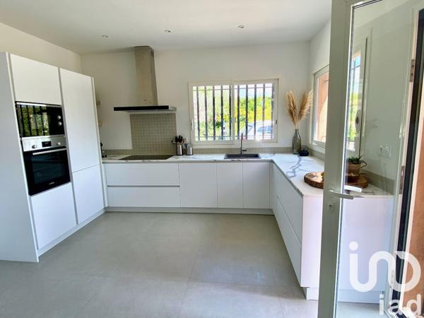 Maison à vendre 7 pièces 177 m² Aix-en-Provence