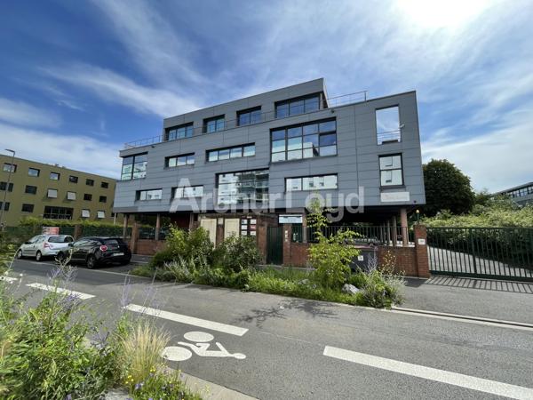 Bureaux à louer ou à vendre à Lille avec terrasse privative et parkings sécurisés