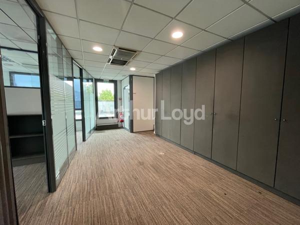 Bureaux à louer ou à vendre à Lille avec terrasse privative et parkings sécurisés