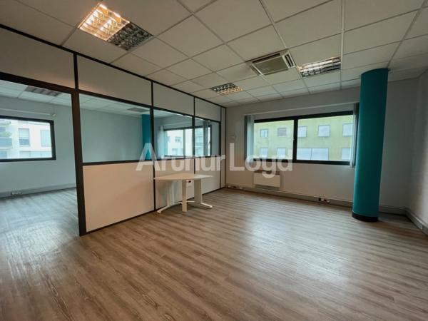Bureaux à louer ou à vendre à Lille avec terrasse privative et parkings sécurisés