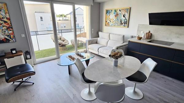 Vente                                                      Appartement
                        
                     3 pièces                      55 m2                     à Caen