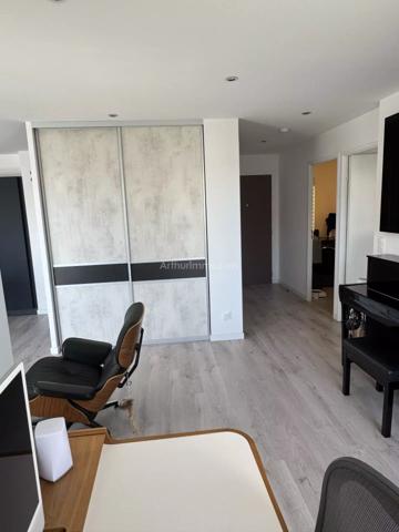 Vente                                                      Appartement
                        
                     3 pièces                      55 m2                     à Caen