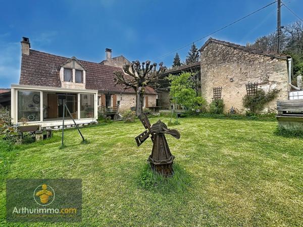 Vente                                                      Maison
                        
                     3 pièces                      72 m2                     à Le Bugue