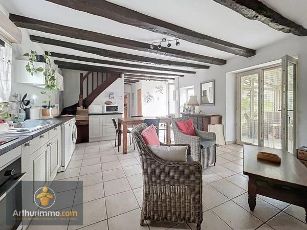 Vente                                                      Maison
                        
                     3 pièces                      72 m2                     à Le Bugue