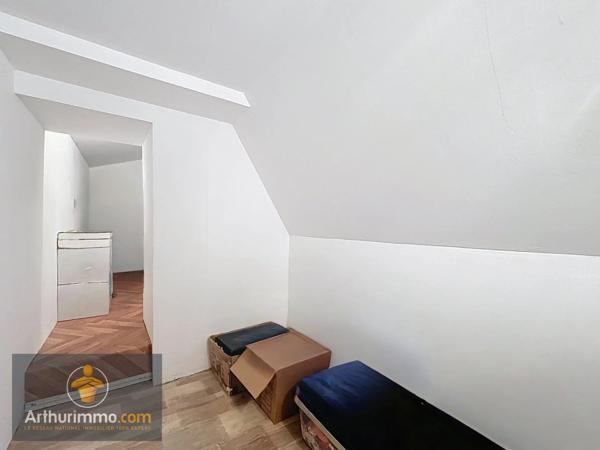 Vente                                                      Maison
                        
                     3 pièces                      72 m2                     à Le Bugue