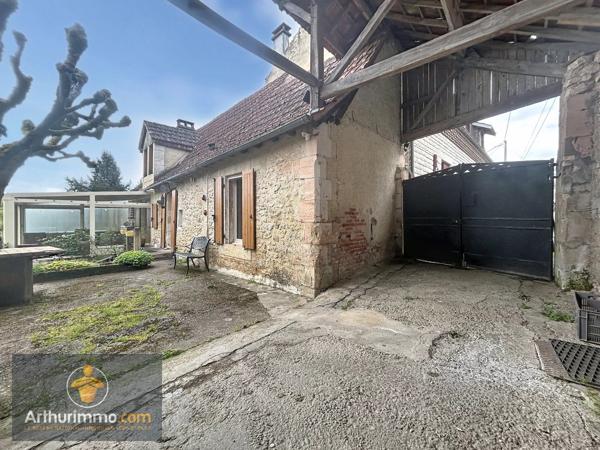 Vente                                                      Maison
                        
                     3 pièces                      72 m2                     à Le Bugue
