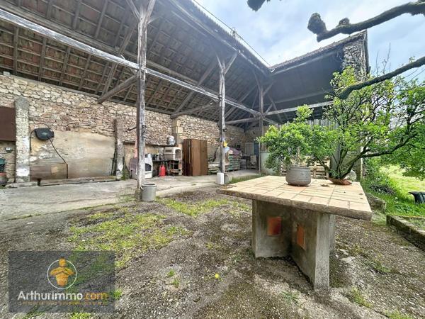 Vente                                                      Maison
                        
                     3 pièces                      72 m2                     à Le Bugue