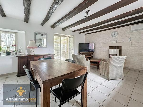 Vente                                                      Maison
                        
                     3 pièces                      72 m2                     à Le Bugue