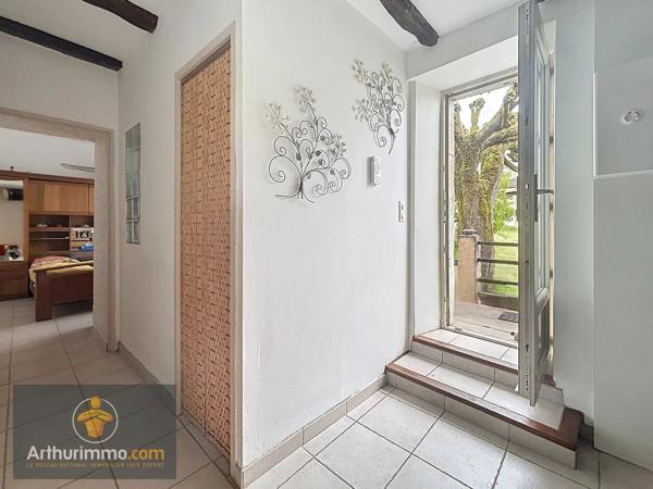 Vente                                                      Maison
                        
                     3 pièces                      72 m2                     à Le Bugue