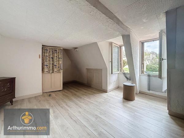 Vente                                                      Maison
                        
                     3 pièces                      72 m2                     à Le Bugue