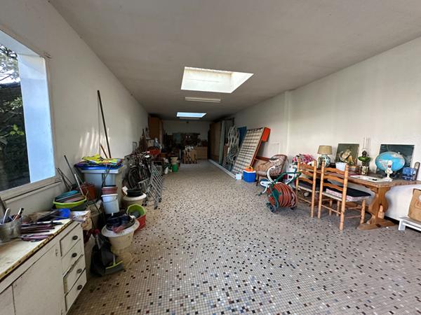 Maison quartier Zola à Nantes d'environ 176m² , avec grand jardin arboré. Fort potentiel d'évolution!