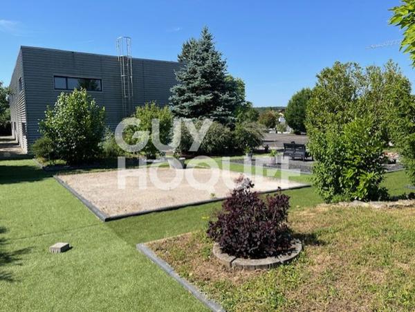 LOCAL PROFESSIONNEL  200 m² - LE CENTAURE -  RIOZ