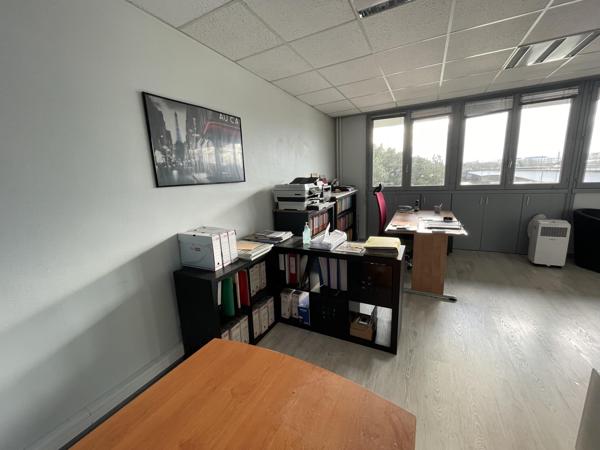 Bureaux à louer à Nantes avec vue Loire et parking couvert