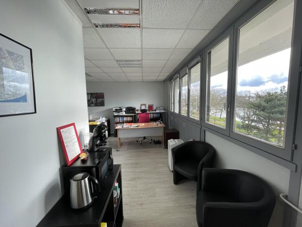 Bureaux à louer à Nantes avec vue Loire et parking couvert