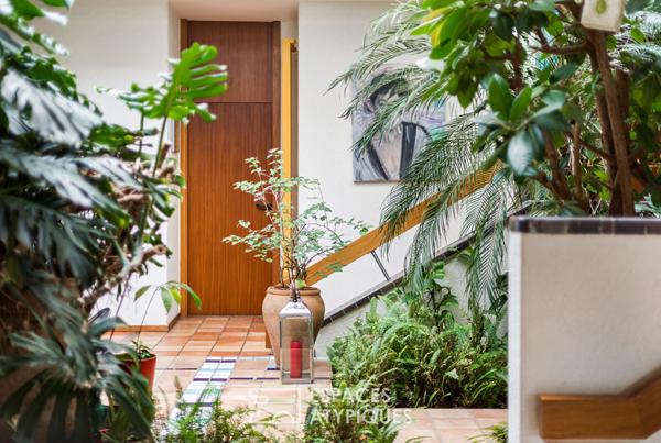 Maison d’architecte avec piscine dans un cadre exceptionnel