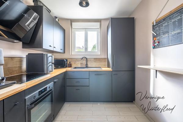 Maison à vendre 4 pièces MANTES LA JOLIE (78)Maison plein pied 65m²-2 chambres-garage-piscine-terrain 486m²