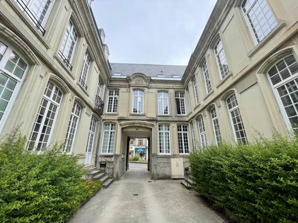 BUREAUX DE STANDING À LOUER - 80 M2 - SAINT-QUENTIN.