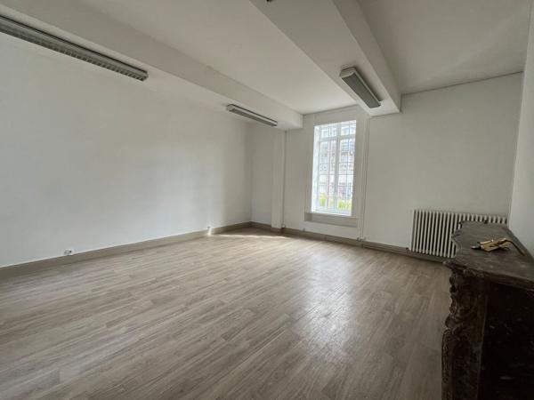 BUREAUX DE STANDING À LOUER - 80 M2 - SAINT-QUENTIN.