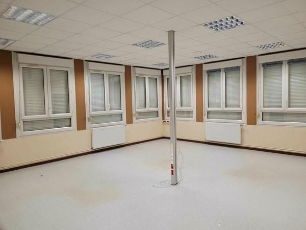 LOCATION IMMEUBLE BUREAUX SAINT CALAIS