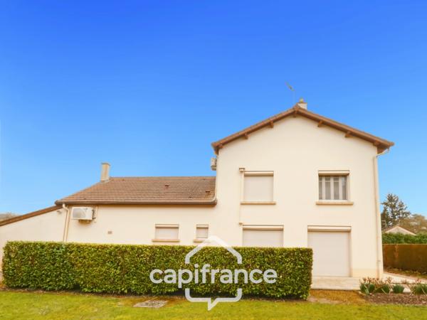 Rare à Pierre-de-Bresse – A vendre Maison familiale de 9 pièces avec piscine sur plus de 7 000 m² de terrain