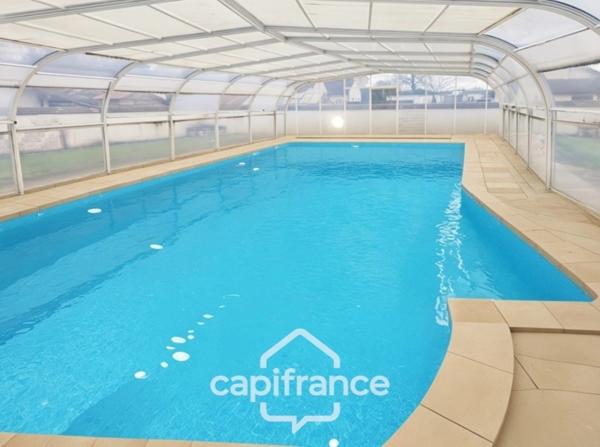 Rare à Pierre-de-Bresse – A vendre Maison familiale de 9 pièces avec piscine sur plus de 7 000 m² de terrain