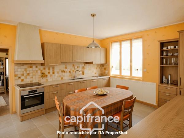 Rare à Pierre-de-Bresse – A vendre Maison familiale de 9 pièces avec piscine sur plus de 7 000 m² de terrain