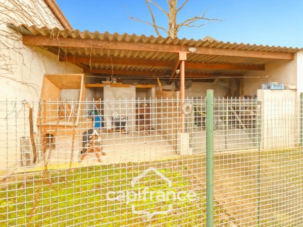 Rare à Pierre-de-Bresse – A vendre Maison familiale de 9 pièces avec piscine sur plus de 7 000 m² de terrain
