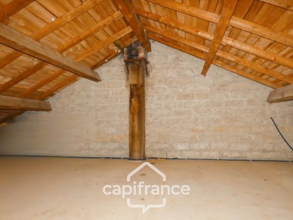 Rare à Pierre-de-Bresse – A vendre Maison familiale de 9 pièces avec piscine sur plus de 7 000 m² de terrain