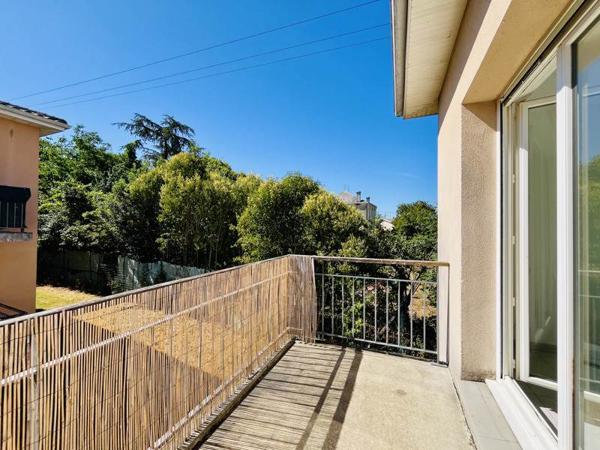 Appartement à louer 547 € CC CAVIGNAC 2 p 47 m² DPE D