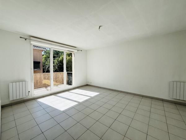 Appartement à louer 547 € CC CAVIGNAC 2 p 47 m² DPE D