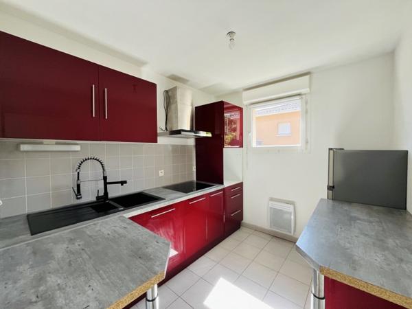Appartement à louer 547 € CC CAVIGNAC 2 p 47 m² DPE D