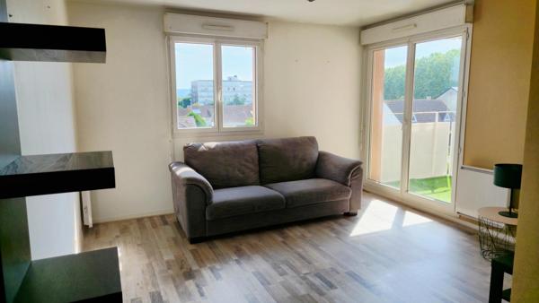 T2 avec Balcon et place de parking, au parc des provinces, dans résidence sécurisée